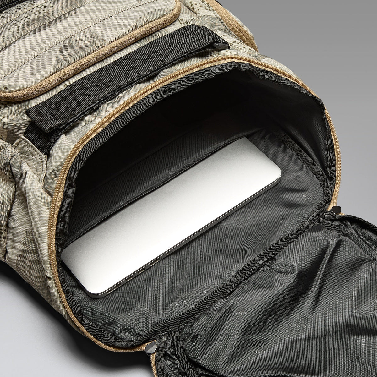 Oakley Enduro 3.0 Big Backpack ‘Abstract Camo Mist’