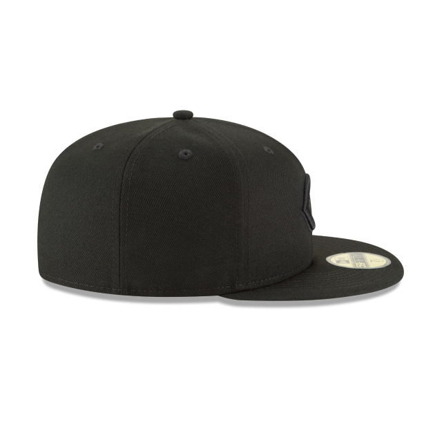 Cincinnati Reds - 59Fifty Basic Black on Black Hat, New Era - Mann