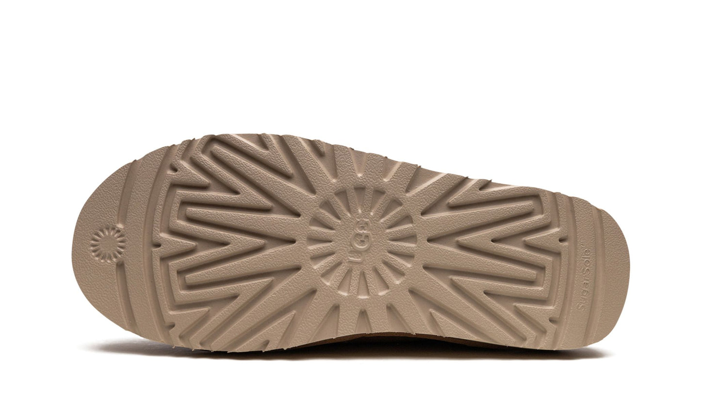 Size 12/13M UGG Classic Slip-On 'Chestnut'