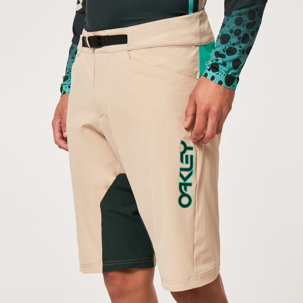 Oakley Seeker ’75 Shorts ‘Humus’