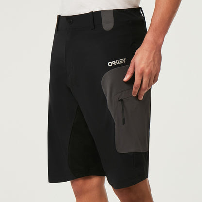 Oakley Maven MTB Cargo Shorts 'Blackout'