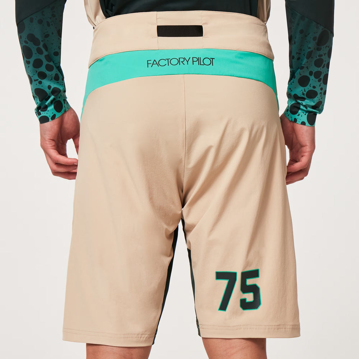 Oakley Seeker ’75 Shorts ‘Humus’