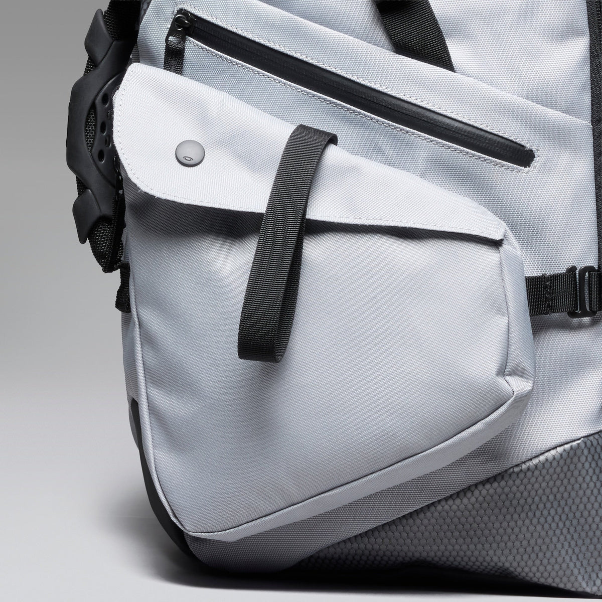 Oakley Latitude Flex Pack 'Cement'