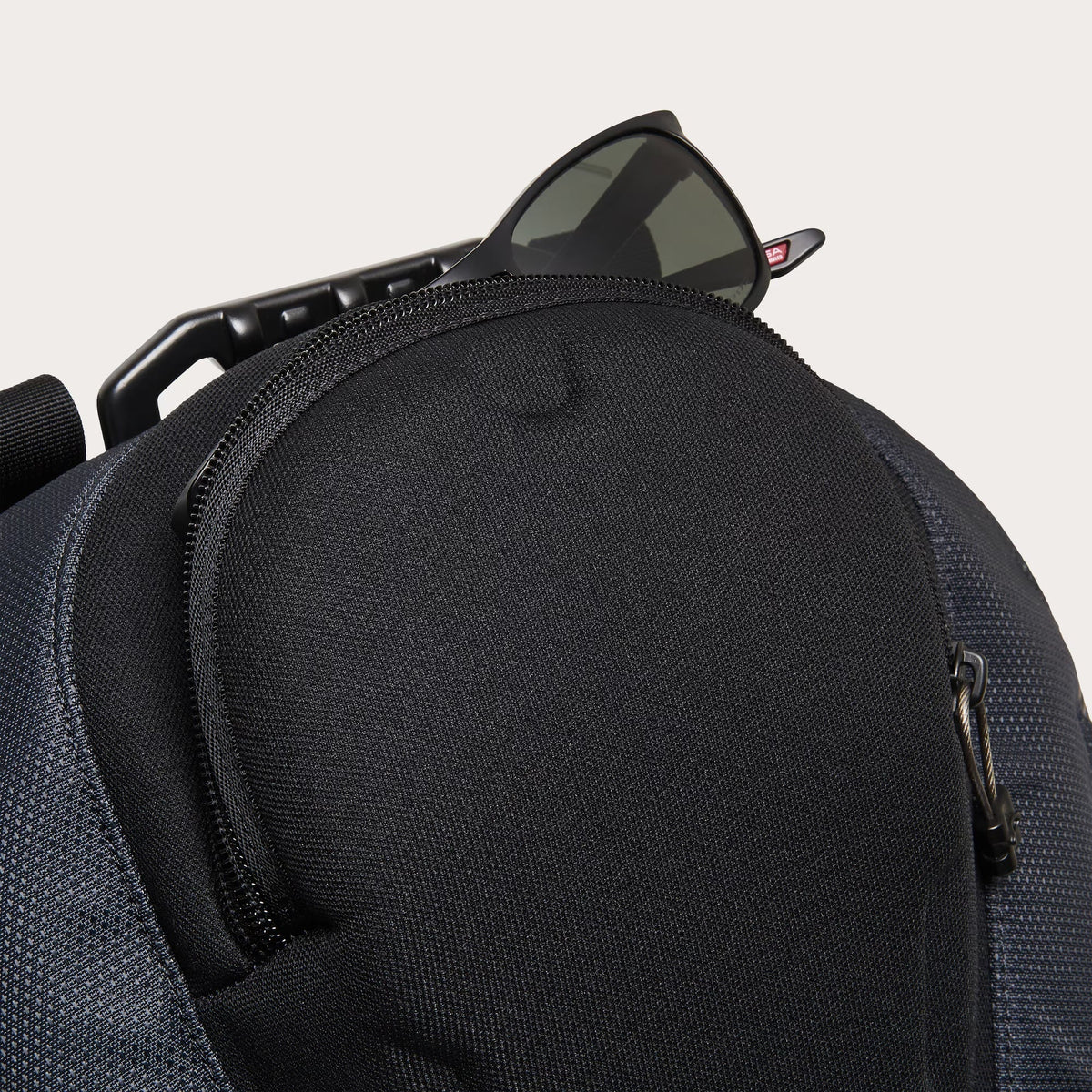 Oakley Kitchen Sink Backpack ‘Graphite’
