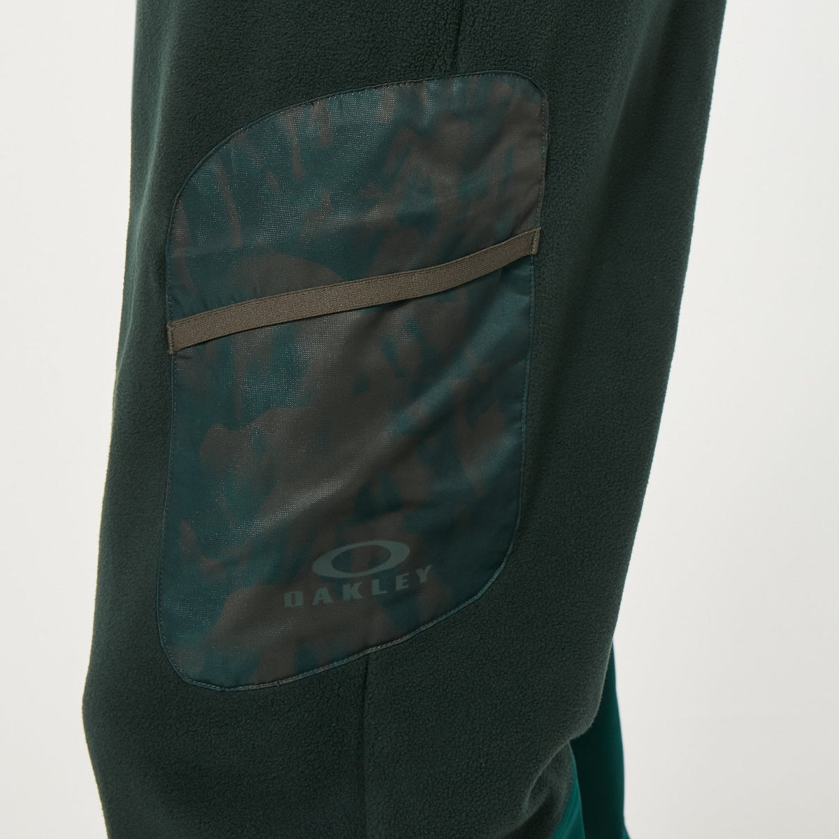 Size XL Oakley Wanderlust Cargo Pants ‘Green/Mountain TD Print’