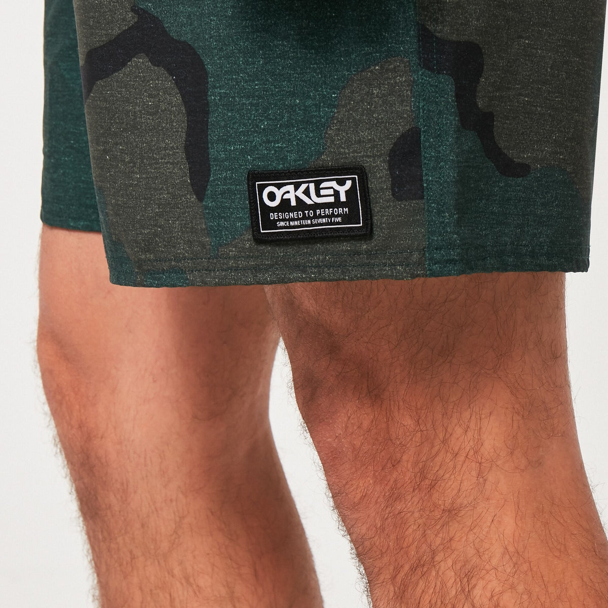 Oakley Retro Camo RC 18" Beachshorts ‘B1B Camo Hunter’