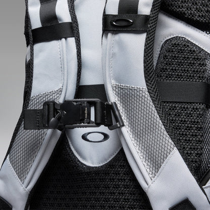 Oakley Latitude Flex Pack 'Cement'