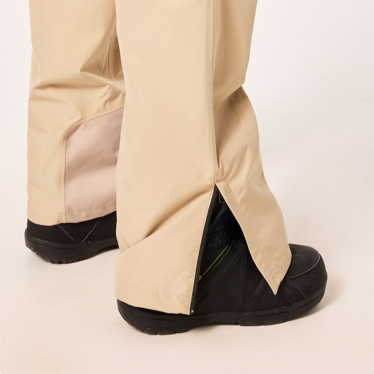 Size L Oakley Unbound GORE-TEX Shell Pants 'Humus'