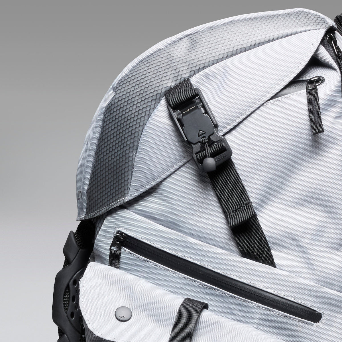 Oakley Latitude Flex Pack 'Cement'