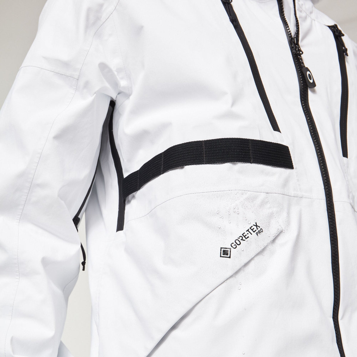 Size S Oakley Bowls GORE-TEX Pro Shell Jacket ‘White’