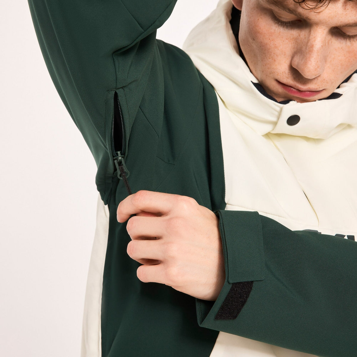 Oakley TNP TBT Insulated Anorak ‘Arctic White/Hunter Green’