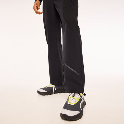 Size 40M Oakley Latitude Arc Pants ‘Blackout’