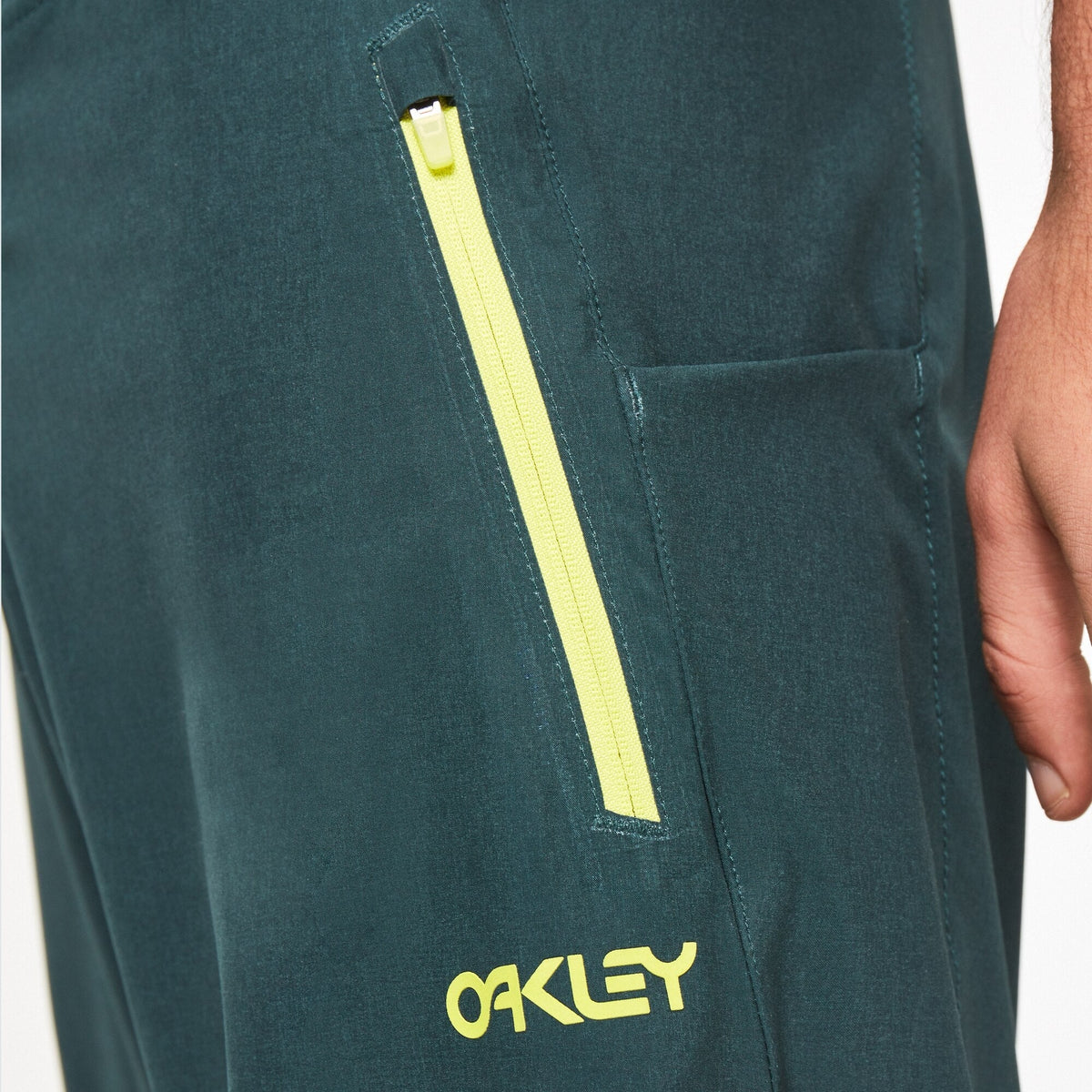 Oakley Reduct Berm Shorts ‘Hunter Green’
