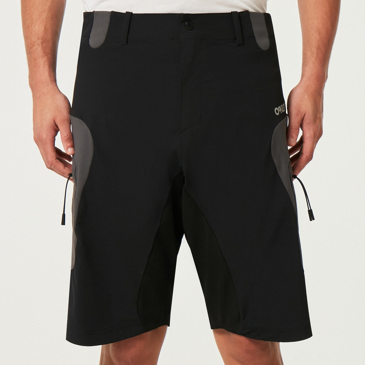 Oakley Maven MTB Cargo Shorts 'Blackout'