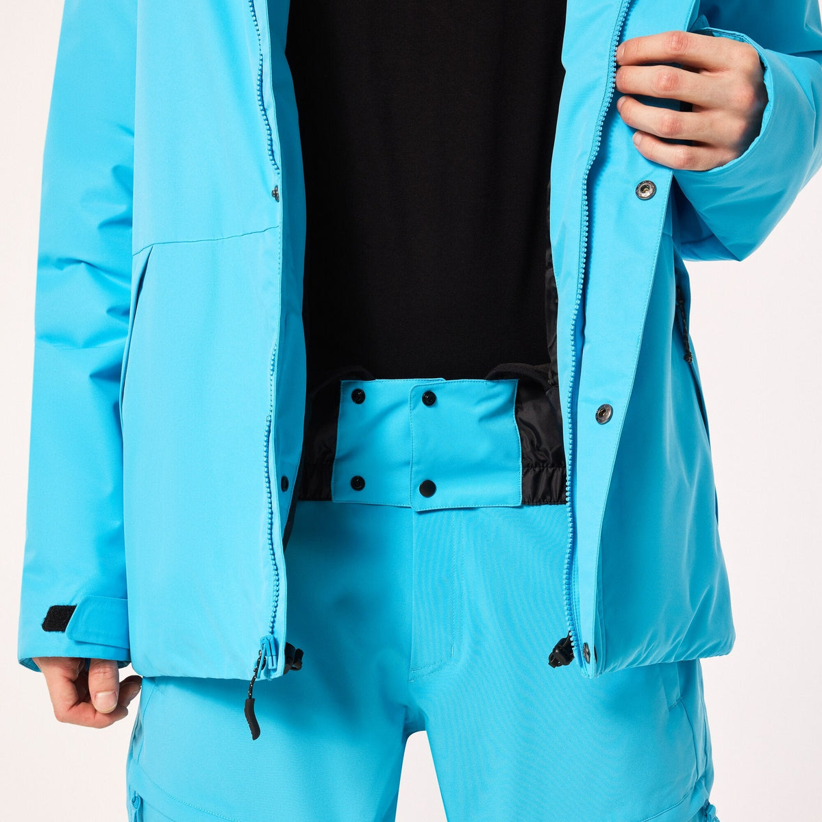 Size L Oakley Range RC Jacket ‘Bright Blue’