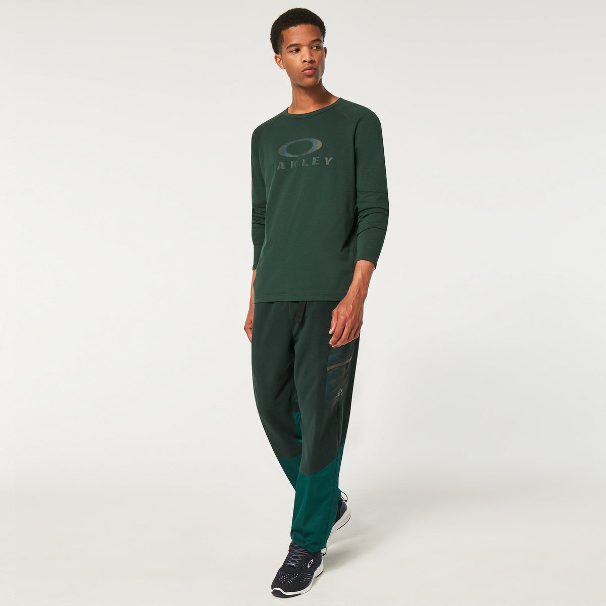Size XL Oakley Wanderlust Cargo Pants ‘Green/Mountain TD Print’