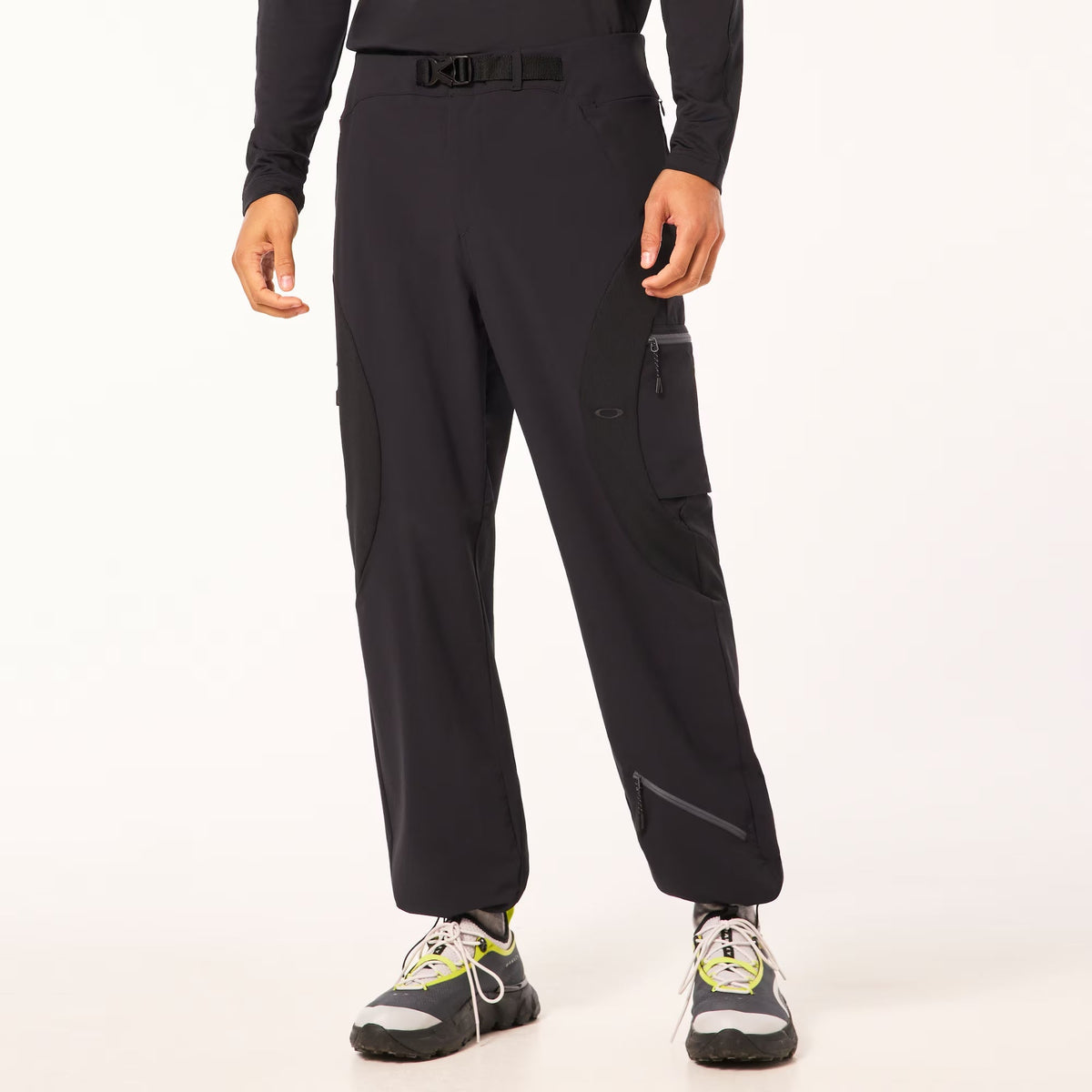 Size 40M Oakley Latitude Arc Pants ‘Blackout’