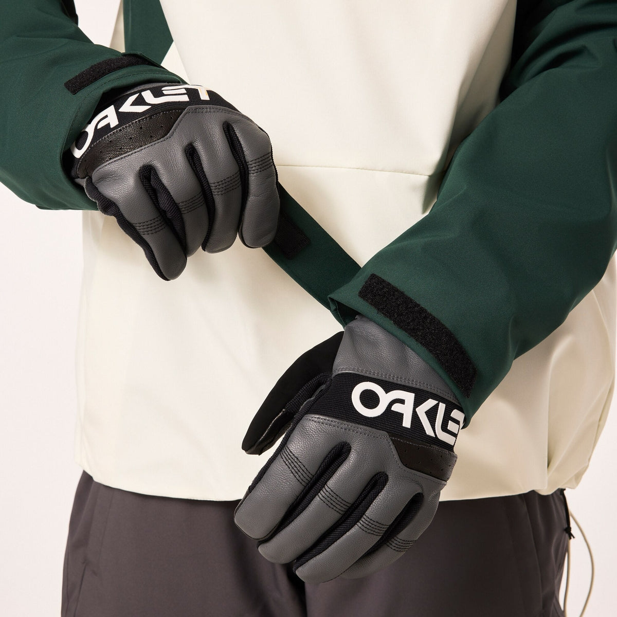 Oakley TNP TBT Insulated Anorak ‘Arctic White/Hunter Green’
