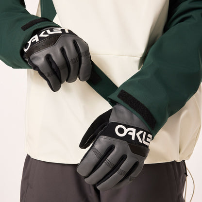 Oakley TNP TBT Insulated Anorak ‘Arctic White/Hunter Green’