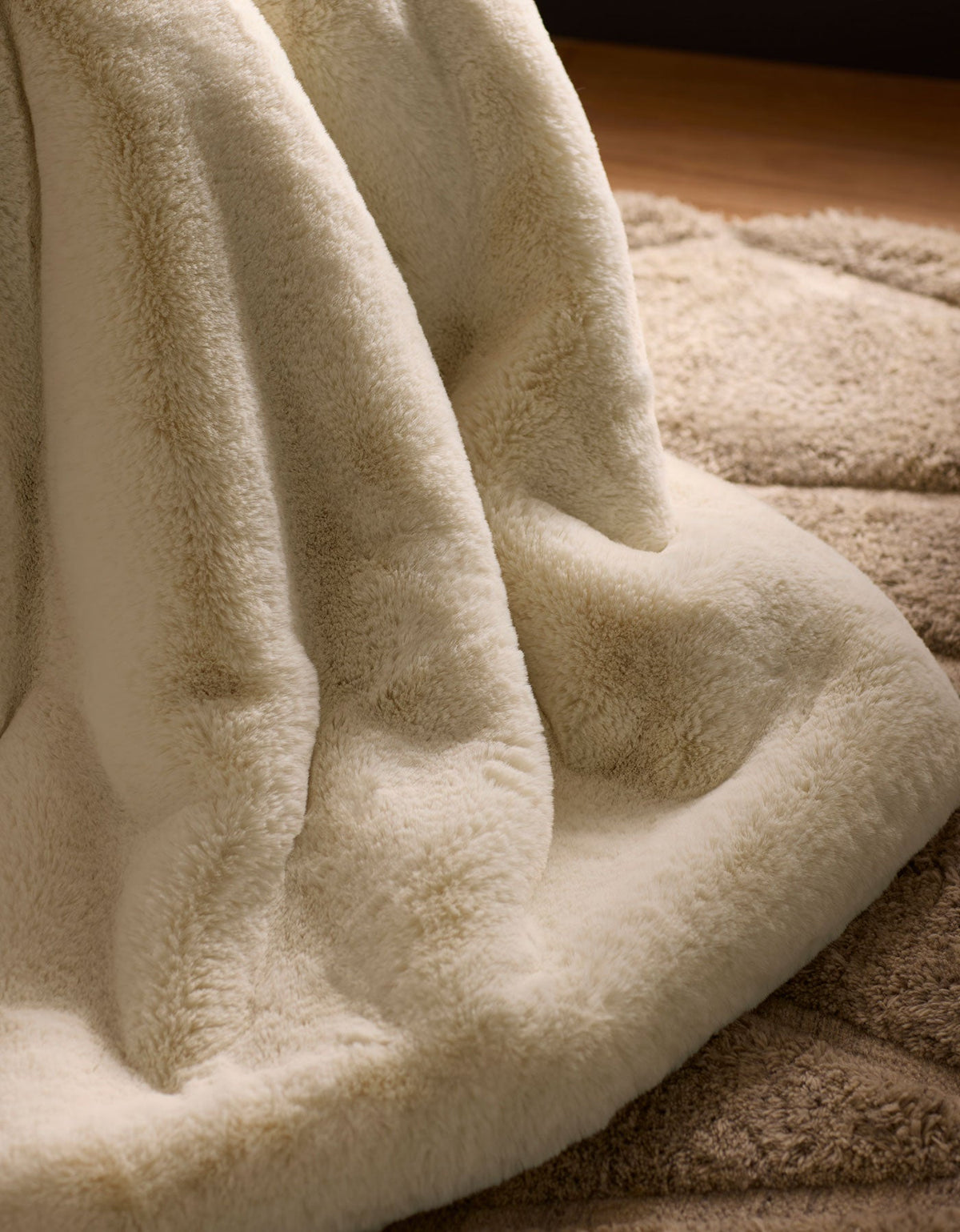 Cozy Earth Superplush Cuddle Blanket