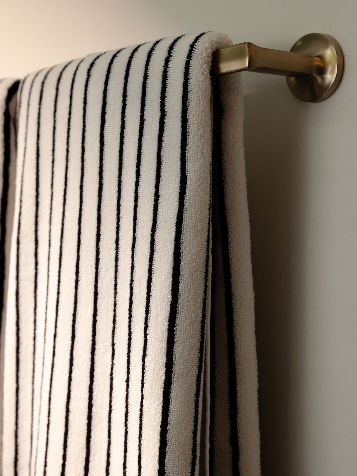 Cozy Earth Luxe Bath Towels