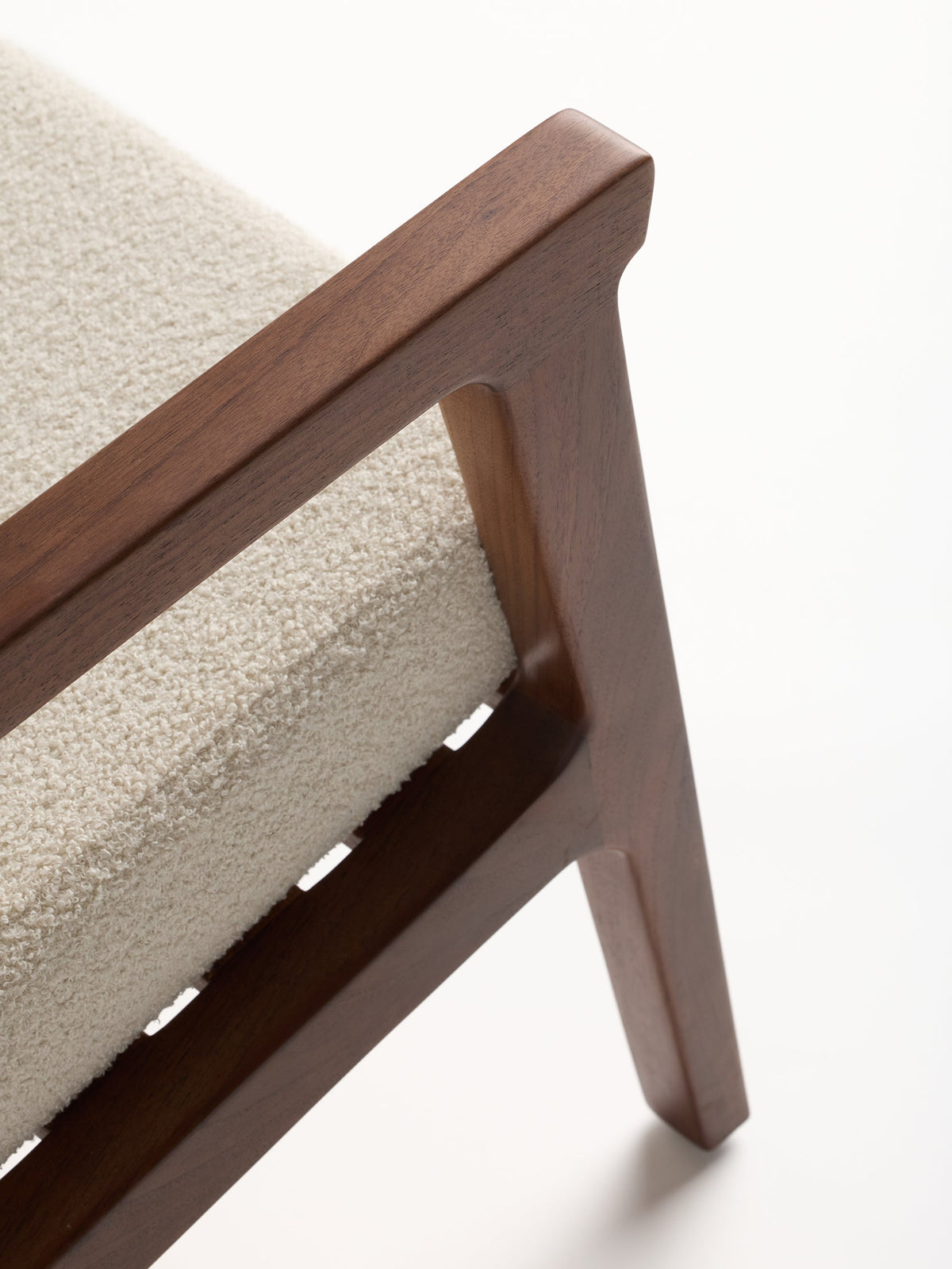 Cozy Earth Coronado Lounge Chair
