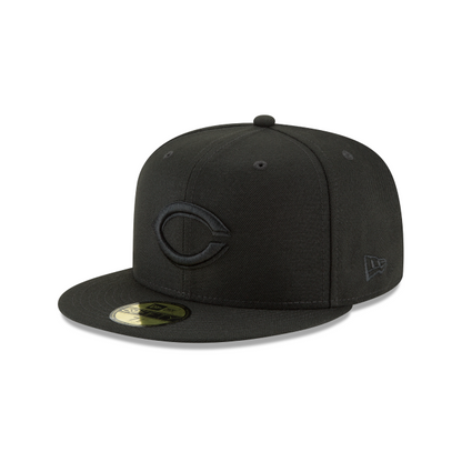 Cincinnati Reds - 59Fifty Basic Black on Black Hat, New Era - Mann