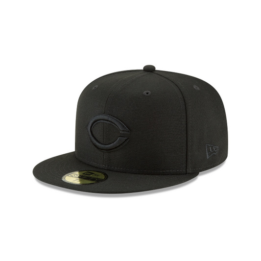 Cincinnati Reds - 59Fifty Basic Black on Black Hat, New Era - Mann