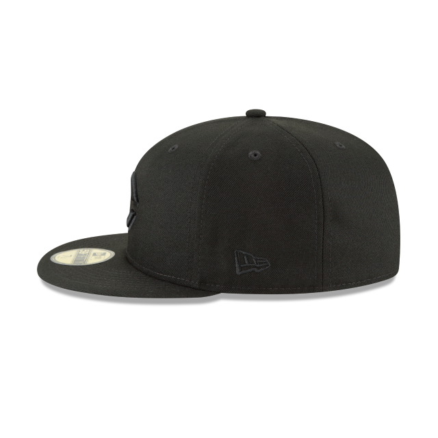 Cincinnati Reds - 59Fifty Basic Black on Black Hat, New Era - Mann