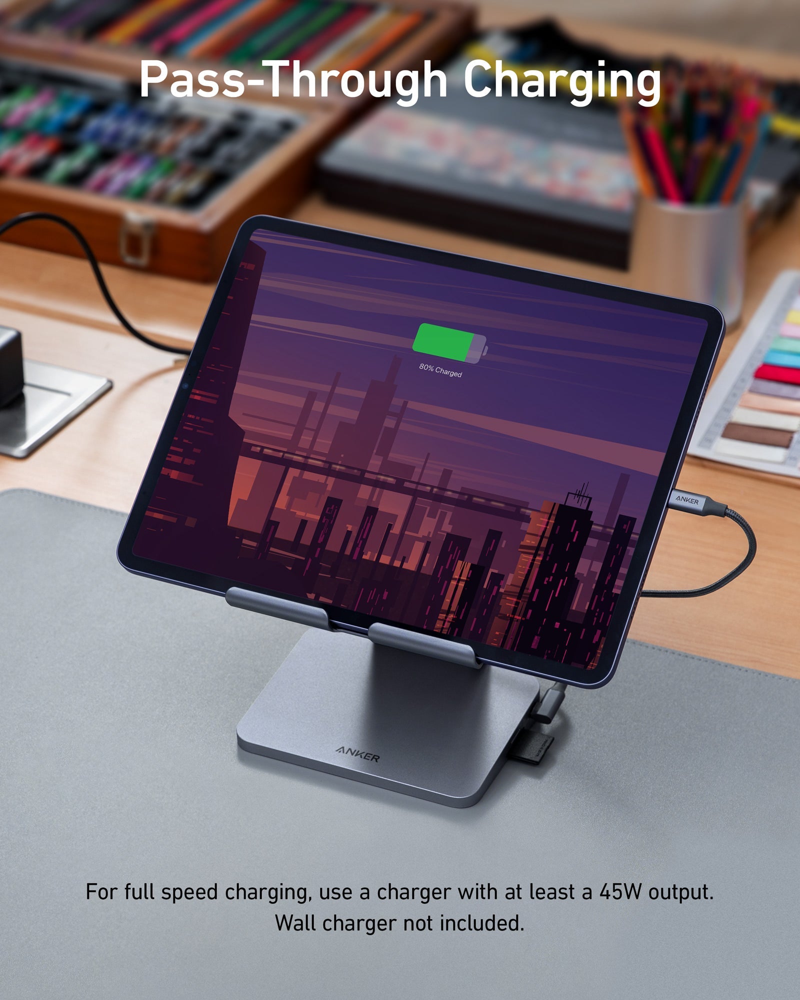 Anker 551 USB-C Hub (8-in-1, Tablet Stand) - Mann