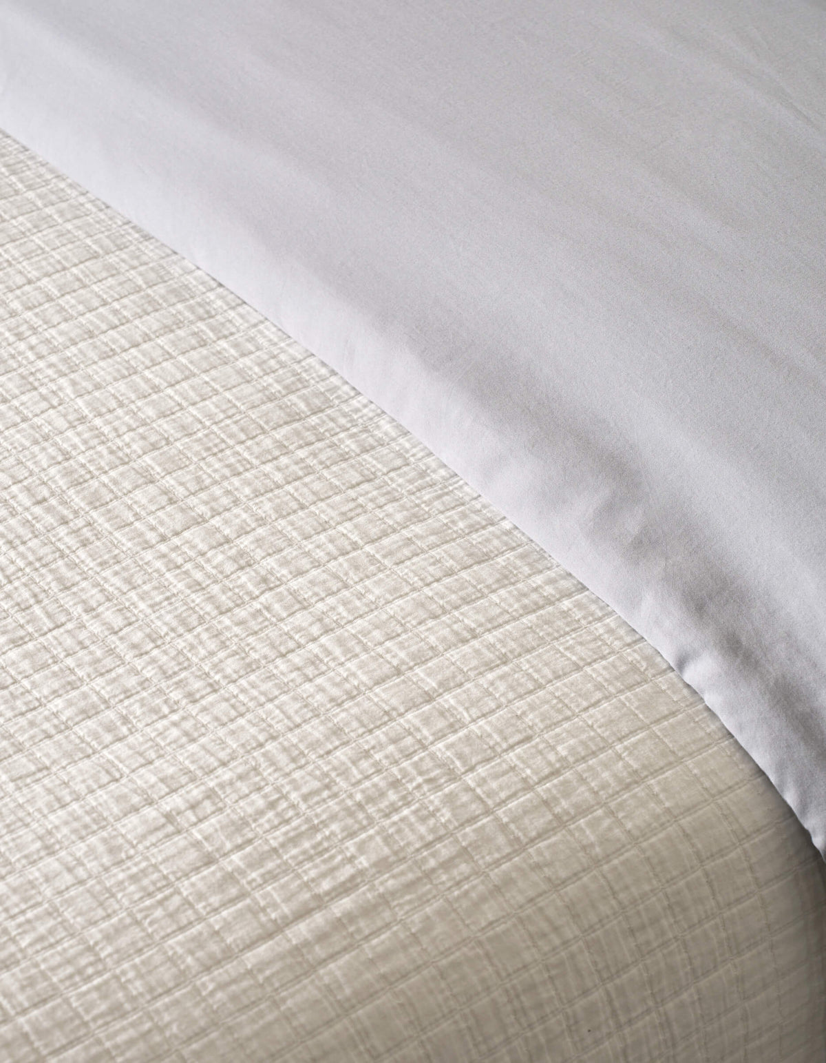 Cozy Earth Waterfront Grid Matelasse Blanket