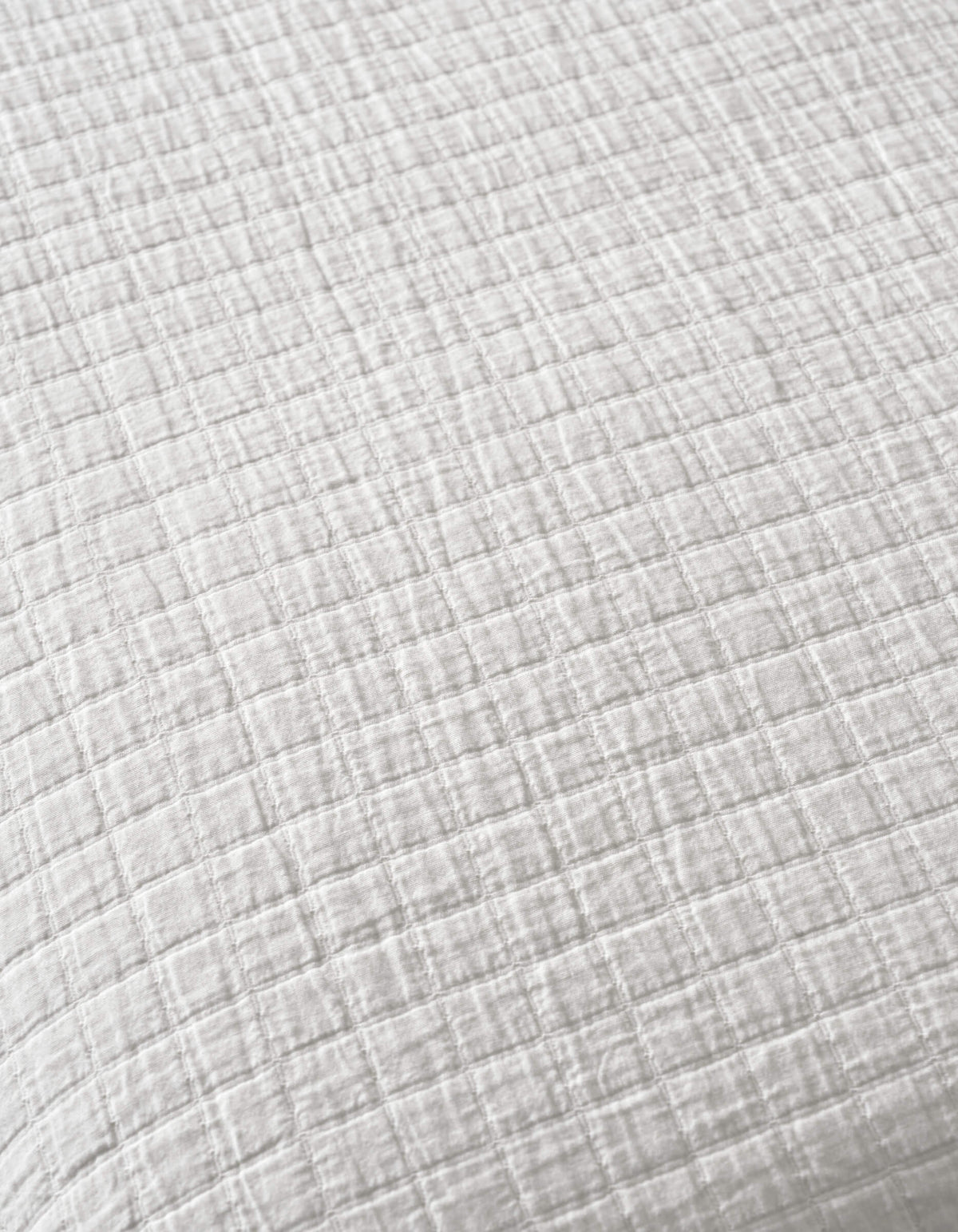 Cozy Earth Waterfront Grid Matelasse Blanket