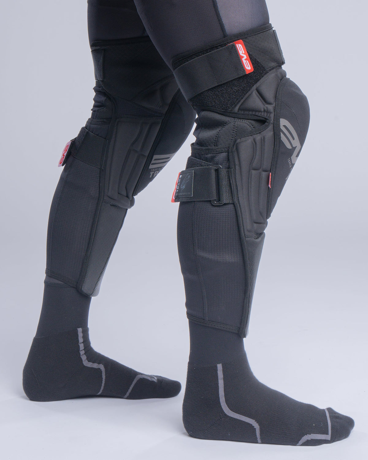 EVS TP199 Blackout Knee Guard