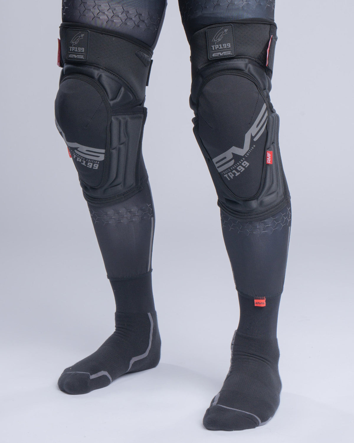 EVS TP199 Lite Blackout Knee Guard