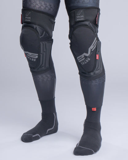 EVS TP199 Lite Blackout Knee Guard