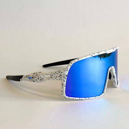 Eastern Outer Flying Dog - Snowstorm with Blue-Mirror Revo Lens - Mann