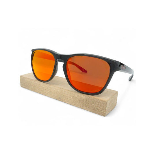 Oakley Unisex Manorburn Sunglasses - Prizm Ruby