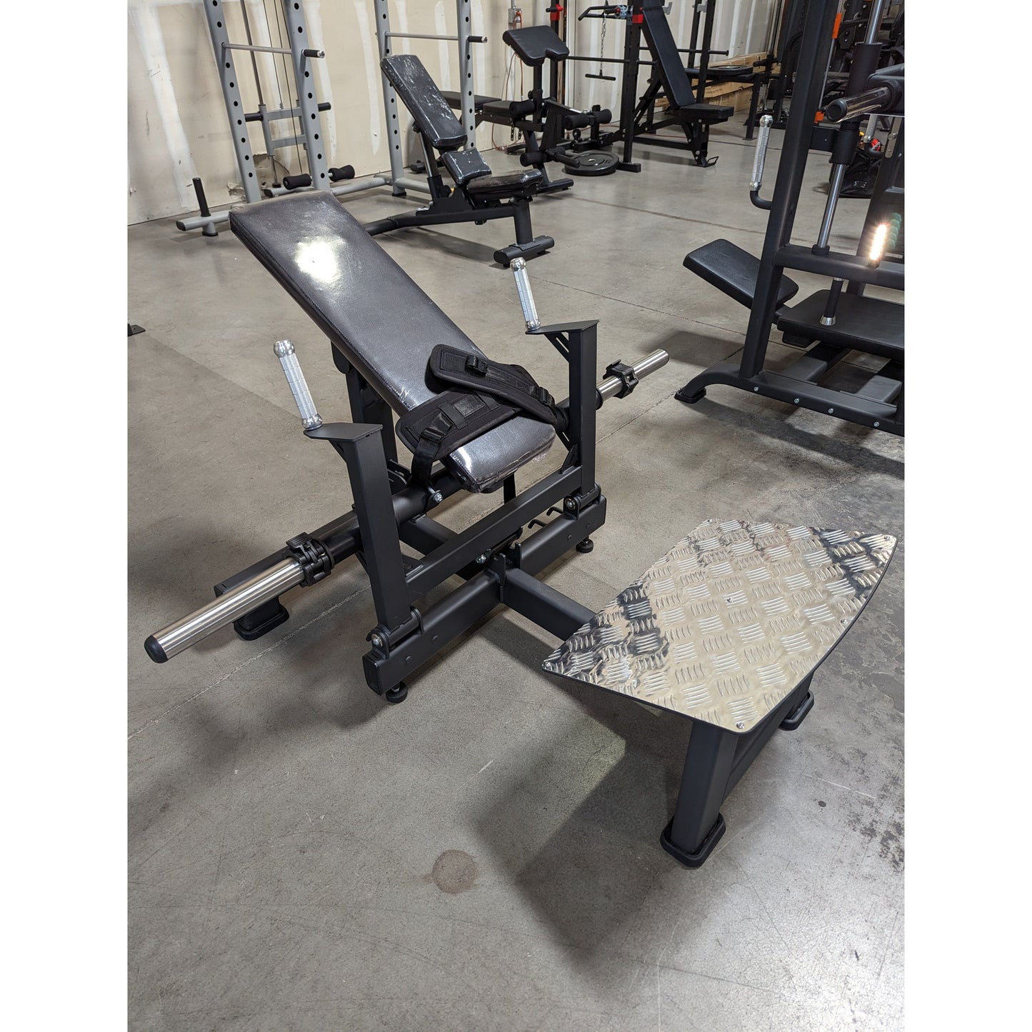 SFE Plate Loaded Hip Thrust Glute Drive Machine