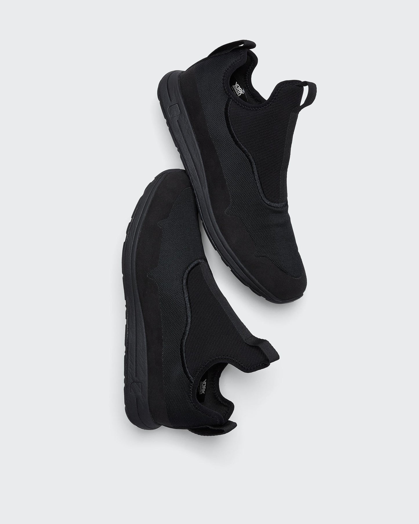 Size 8M YORK Athletics Henry Runner / Mesh / BlacktopThe Gail Recovery Trainer / Knit / Triple Black