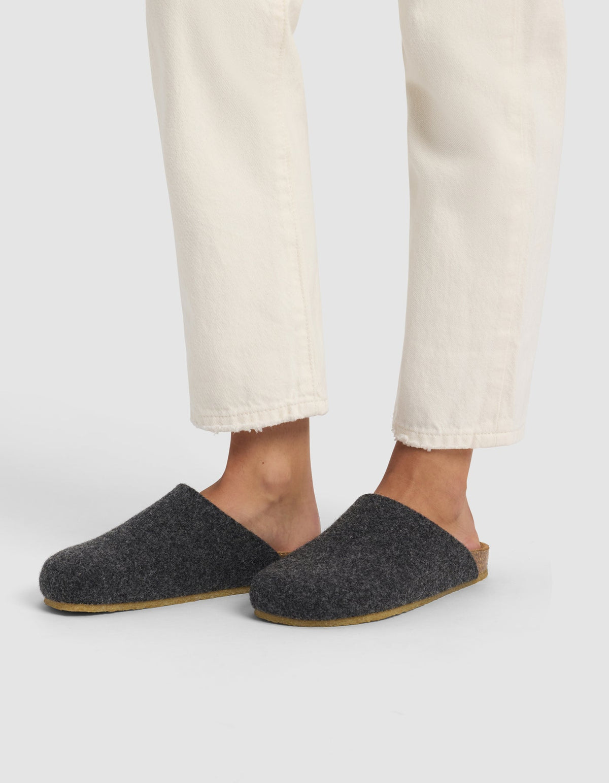 Cozy Earth Lakehouse Clog
