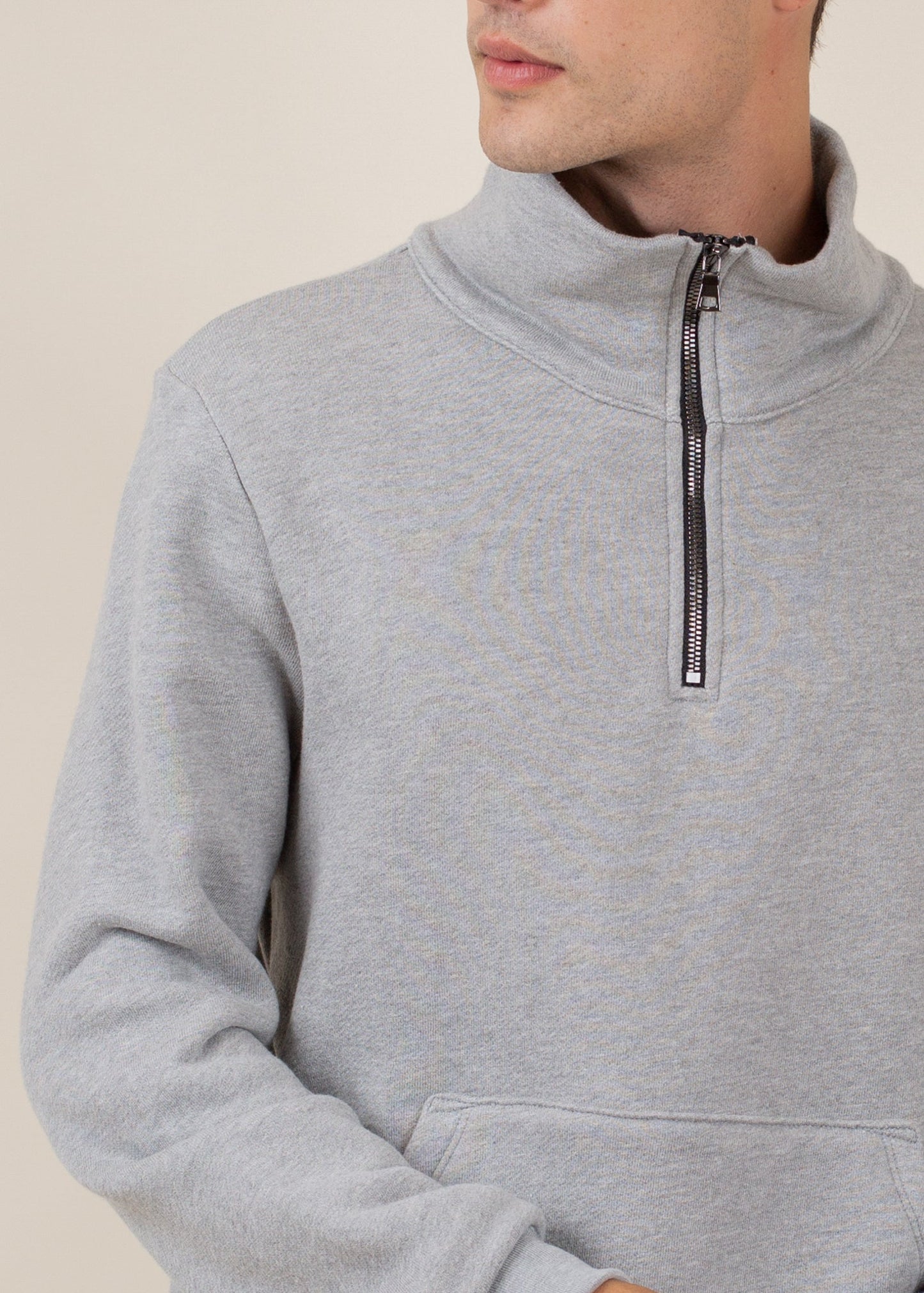 Men’s light grey half-zip sweatshirt with high collar and kangaroo pocket, Mann fashion