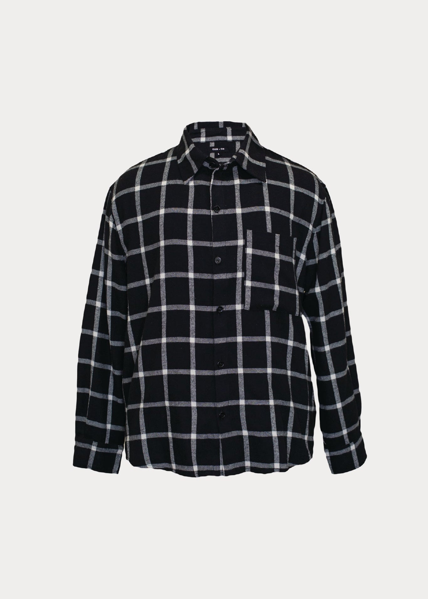 Men’s relaxed fit black and white checkered button-down shirt with front pocket