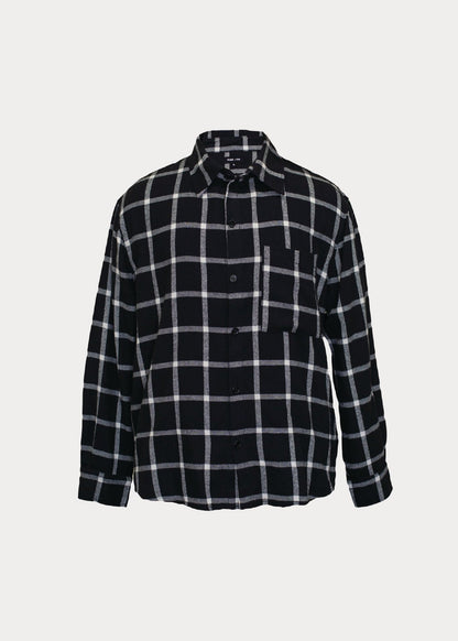 Men’s relaxed fit black and white checkered button-down shirt with front pocket