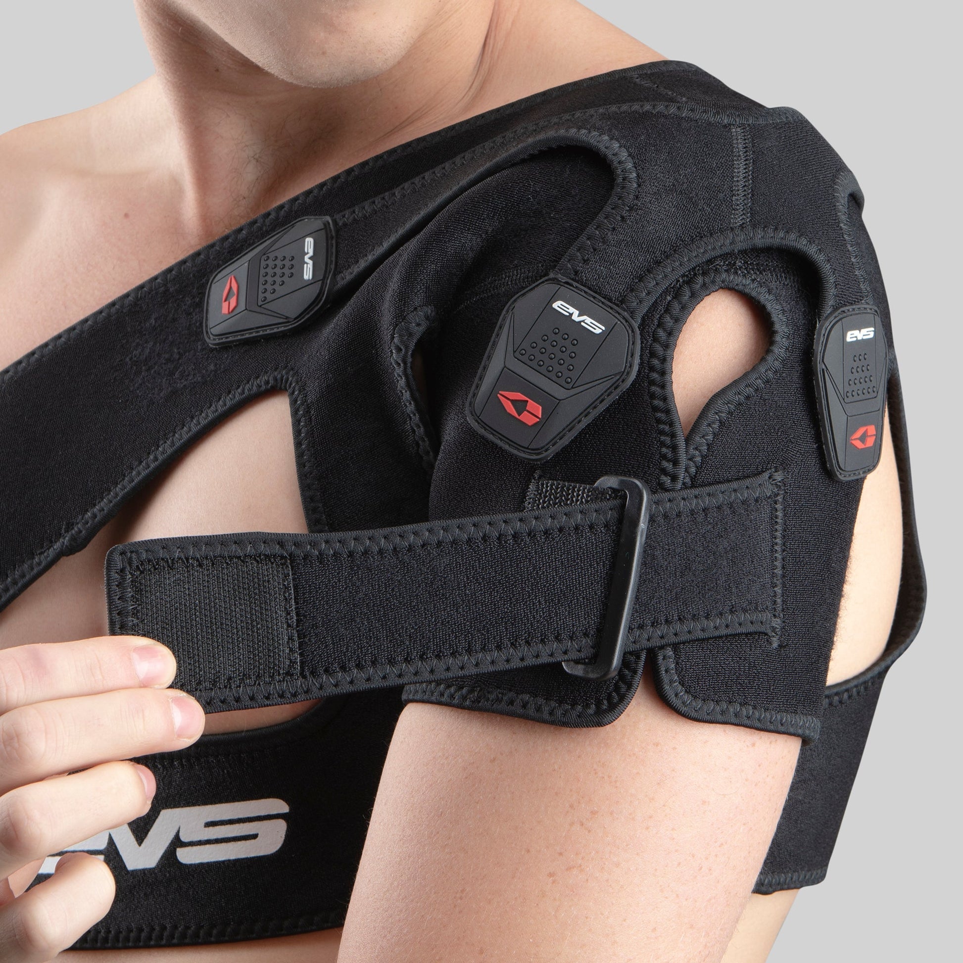EVS SB05 Shoulder Brace - Mann