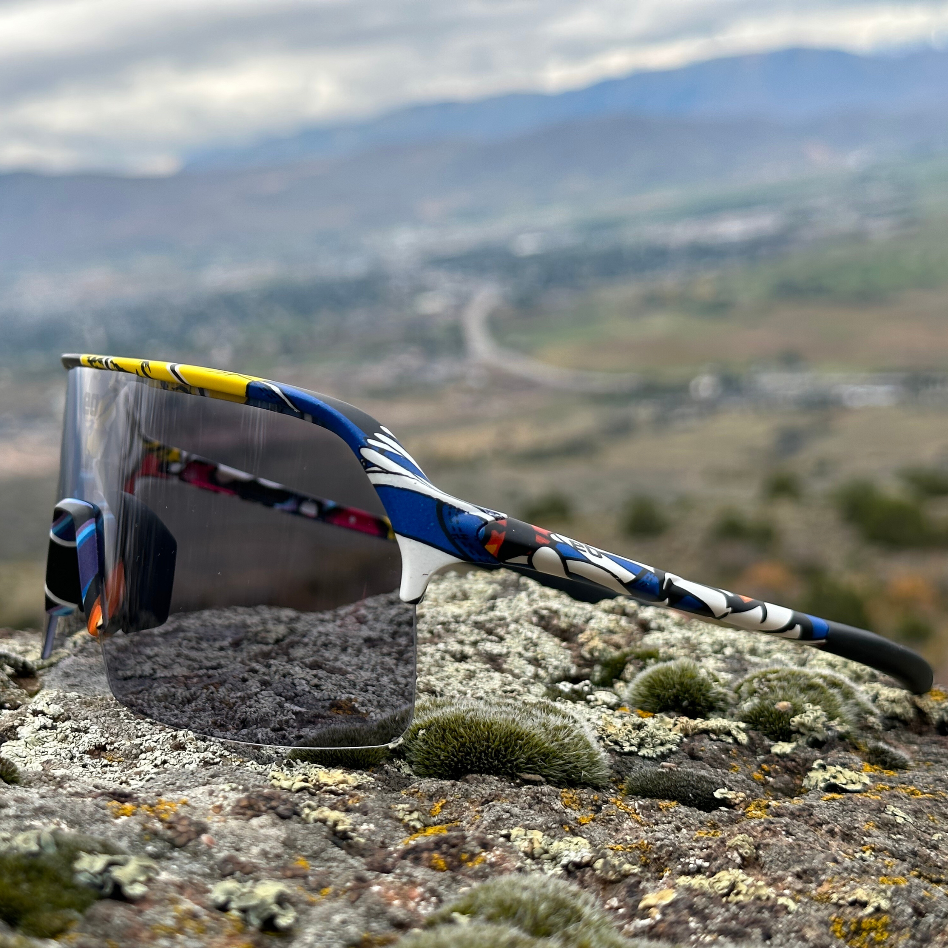 Eastern Outer High Star™ Bike & Run - Photochromic Lens - Mann