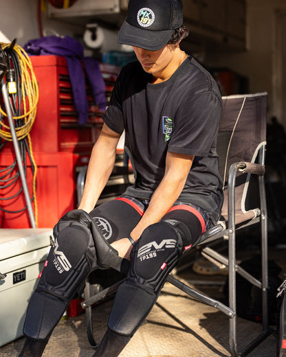 EVS TP199 Blackout Knee Guard