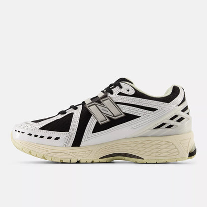 Size 11M New Balance 1906R 'White/Black'