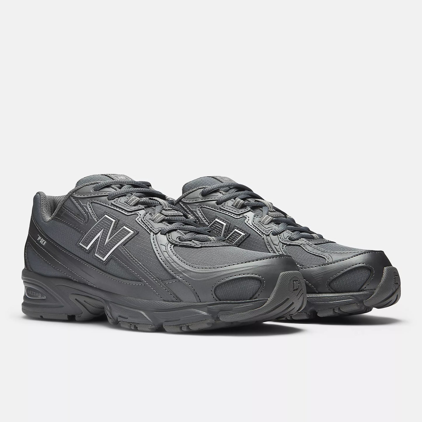 Size 11.5M New Balance 740v2 'Castlerock/Silver Metallic''